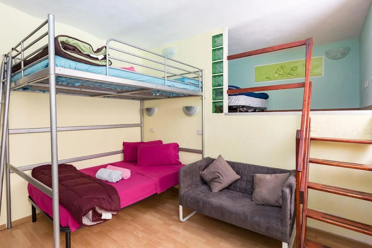 Holiday House Esedra location